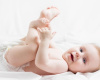 Kažite nam već jednom: Da li bebe treba da nose široki povoj ili ne?